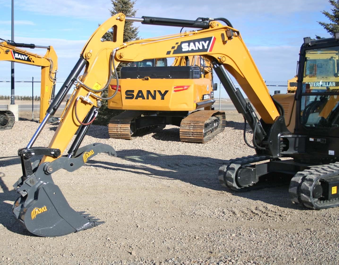 مینی بیل مکانیکی زنجیری سانی 6تن مدل SY60C 1