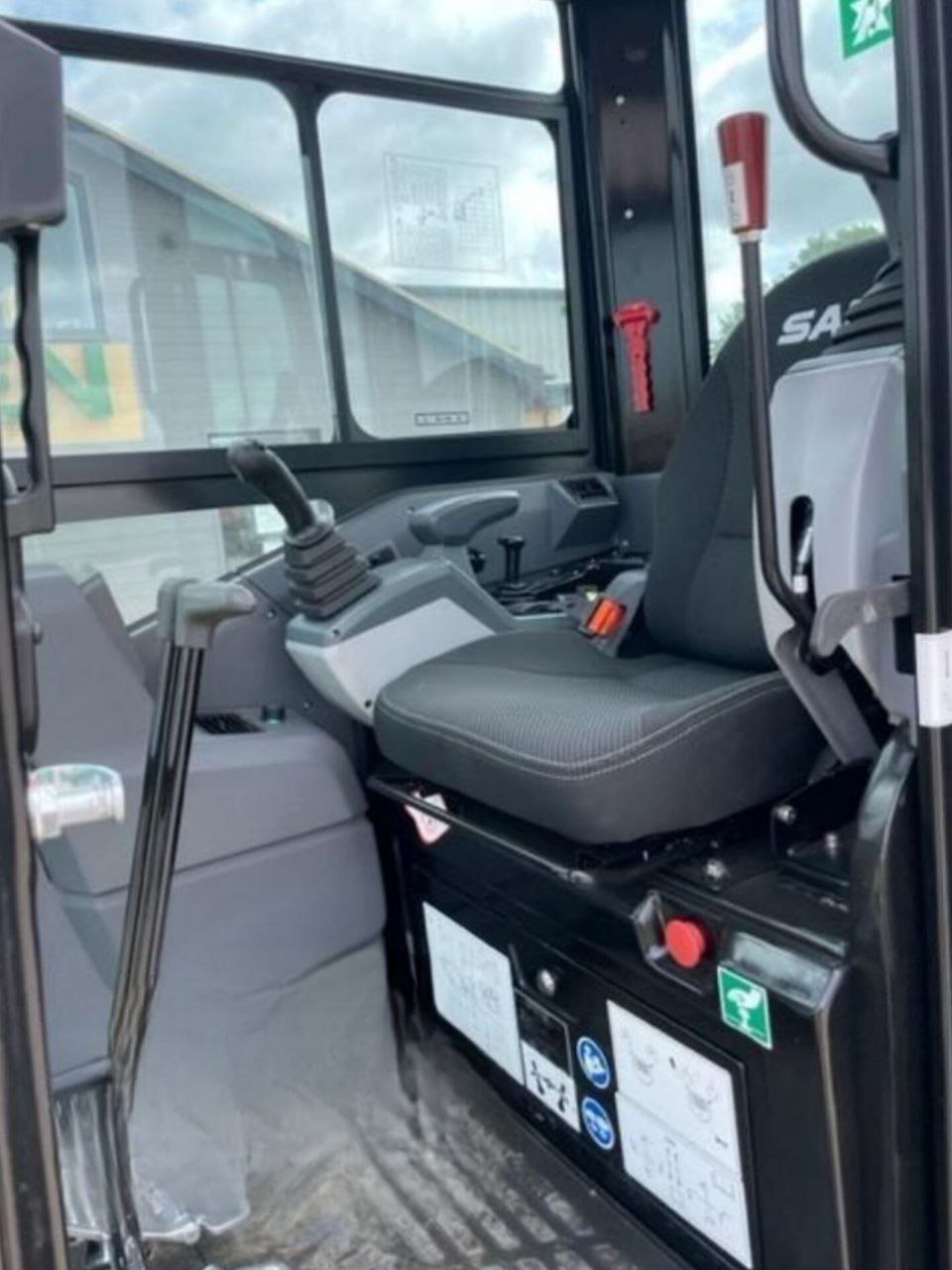 مشخصات فنی مینی بیل سانی